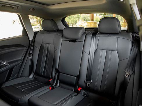 Certified 2025 Audi Q5 Premium Plus w/ Premium Plus image 20