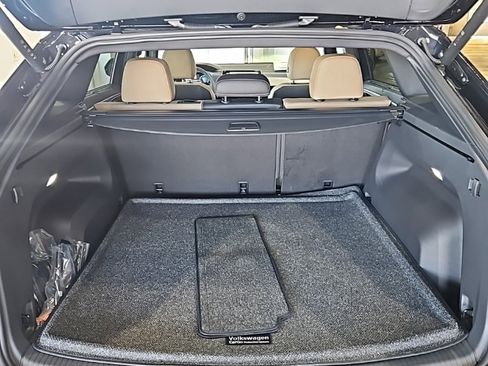 New 2026 Volkswagen Atlas Cross Sport SE image 19