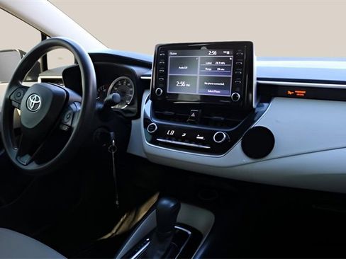 Used 2021 Toyota Corolla LE image 17