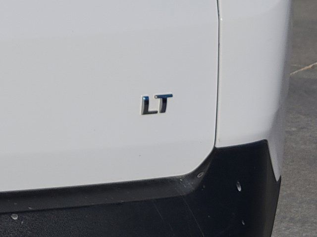 Used 2023 Chevrolet Traverse LT FWD image 13
