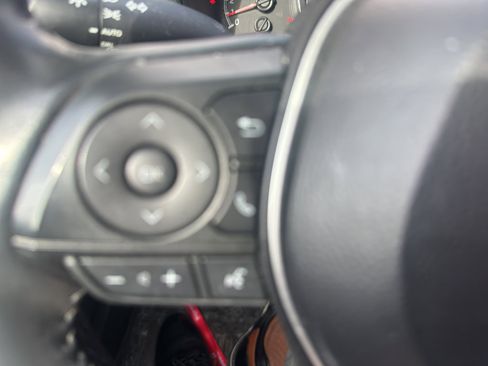 Used 2020 Toyota Corolla SE image 9