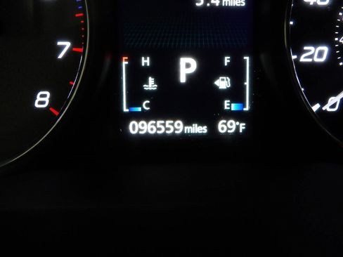 Used 2015 Mitsubishi Outlander GT image 18