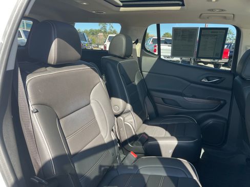 Used 2022 GMC Acadia Denali w/ Denali Ultimate Package image 24