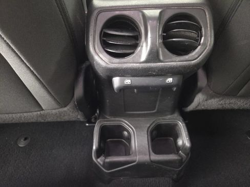 Used 2022 Jeep Gladiator Sport AWD/4WD image 25