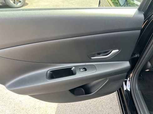 Used 2026 Hyundai Elantra SE w/ Cargo Package FWD image 10
