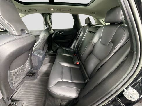 Certified 2023 Volvo XC60 B5 Core w/ Climate Package image 26
