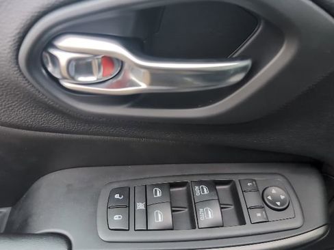 Certified 2020 Jeep Cherokee Trailhawk w/ Cold Weather Group image 9