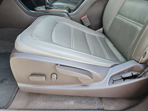 Used 2021 GMC Canyon Denali RWD image 16