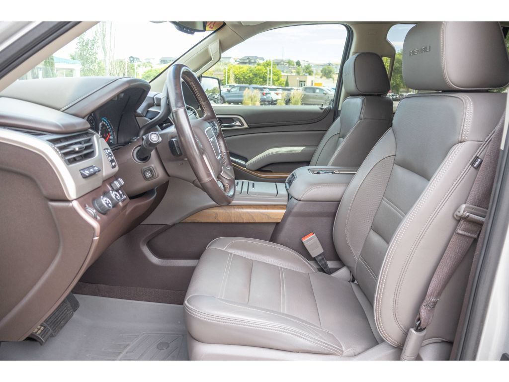 Used 2019 GMC Yukon Denali w/ Denali Ultimate Package AWD/4WD image 18