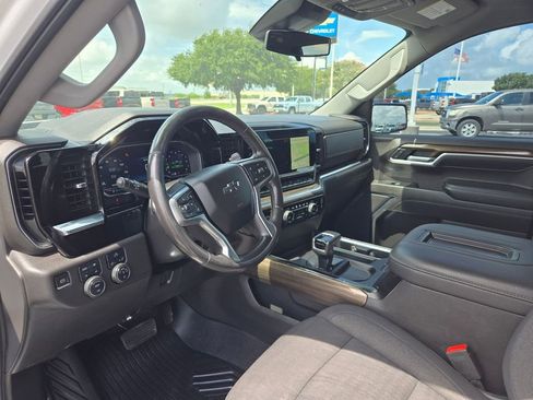 Used 2022 Chevrolet Silverado 1500 RST AWD/4WD image 11