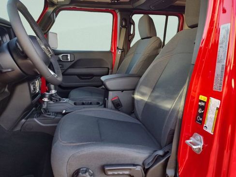 Certified 2025 Jeep Wrangler Unlimited Sahara image 27