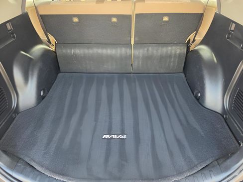 Used 2013 Toyota RAV4 LE FWD image 24