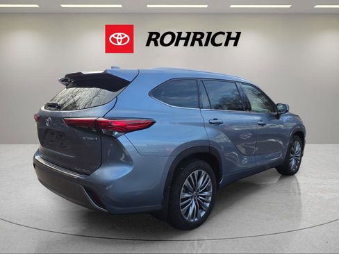 Used 2021 Toyota Highlander Platinum image 5