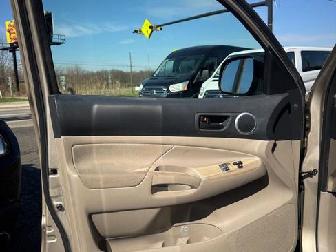 Used 2005 Toyota Tacoma 2WD Access Cab image 13