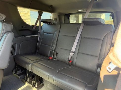Used 2021 GMC Yukon XL Denali w/ Denali Premium Package image 24