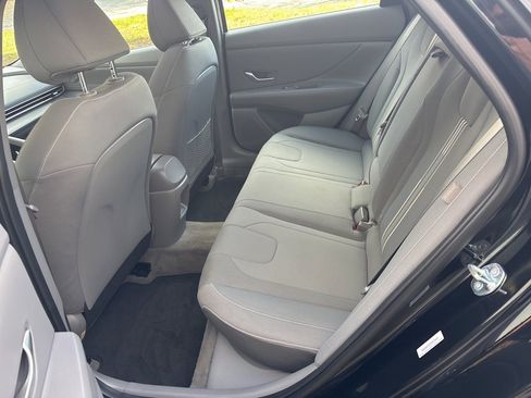 Used 2025 Hyundai Elantra SEL image 6