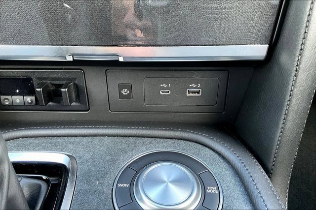 Used 2024 Nissan Armada SV RWD image 18
