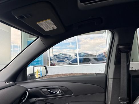 Used 2023 Chevrolet Traverse High Country AWD/4WD image 32