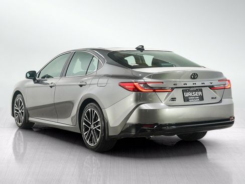 Used 2026 Toyota Camry XLE AWD/4WD image 3