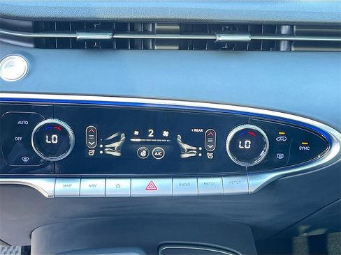 Used 2024 Genesis GV70 2.5T w/ Advanced Package image 13