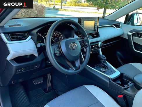 Used 2021 Toyota RAV4 XLE w/ Convenience Package AWD/4WD image 17