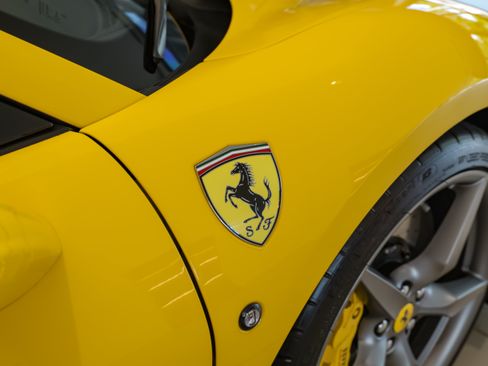 Used 2023 Ferrari F8 Tributo RWD image 30
