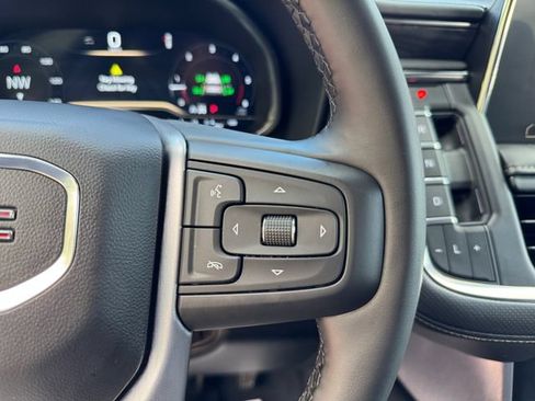 Used 2024 GMC Yukon XL SLT w/ SLT Luxury Package AWD/4WD image 19