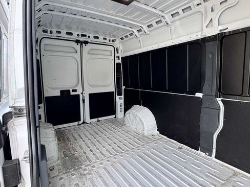 Used 2025 RAM ProMaster 2500 w/ Convenience Group FWD image 18