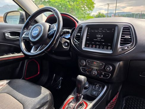 Used 2020 Jeep Compass Trailhawk AWD/4WD image 15