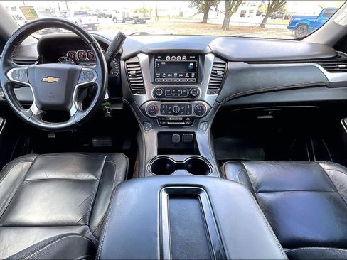 Used 2018 Chevrolet Suburban LT RWD image 7