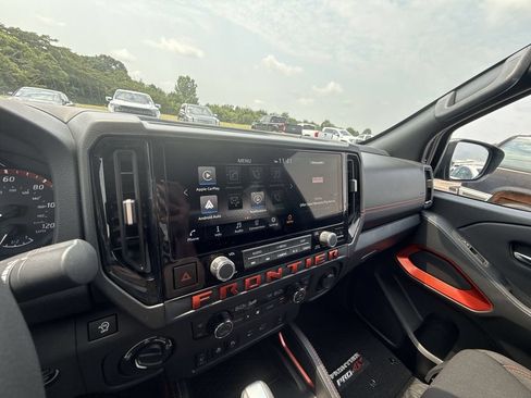 Used 2025 Nissan Frontier PRO-4X w/ Pro Convenience Package AWD/4WD image 20