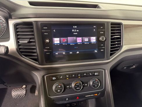 Used 2019 Volkswagen Atlas SE image 16