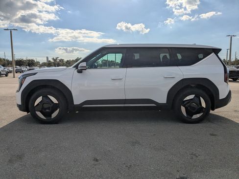 New 2026 Kia EV9 Light image 8