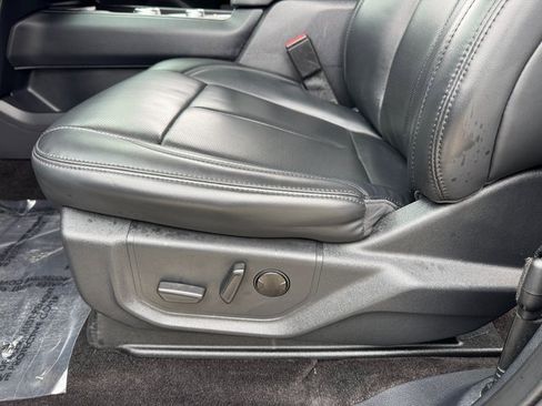 Certified 2022 Ford Expedition XLT image 15