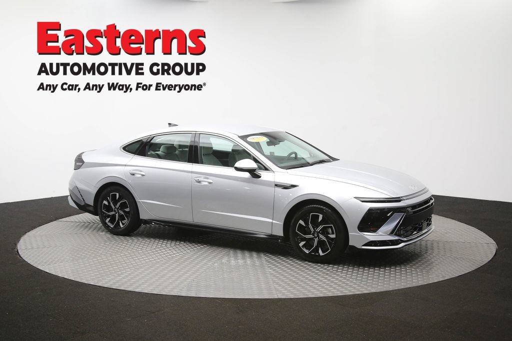 Used 2025 Hyundai Sonata SEL FWD image 50