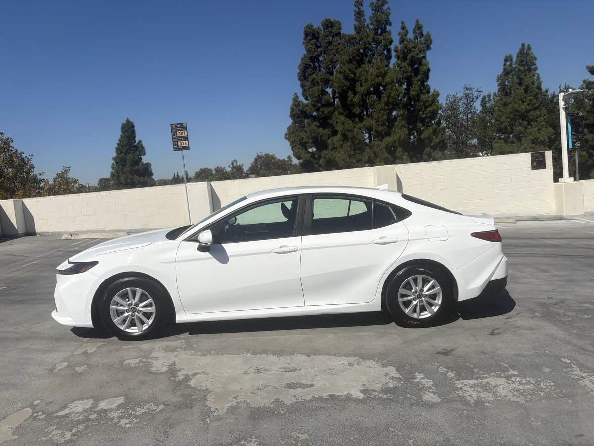Used 2025 Toyota Camry LE FWD image 12