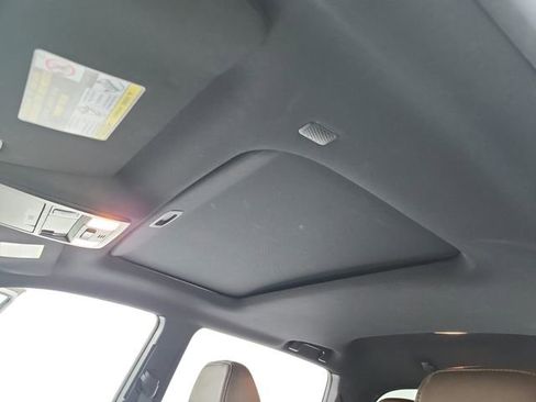 Used 2019 Toyota Tacoma Limited image 21