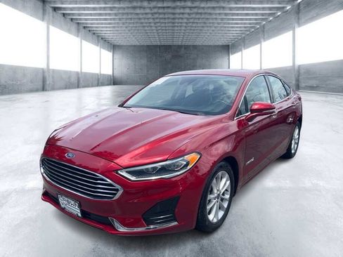 Used 2019 Ford Fusion SEL FWD image 2