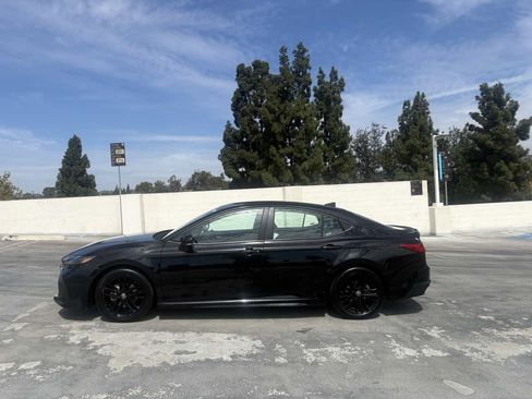 Used 2025 Toyota Camry SE FWD image 10