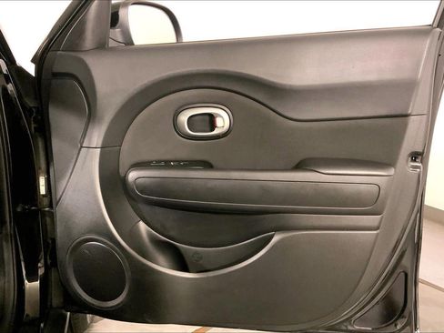 Used 2014 Kia Soul FWD image 24