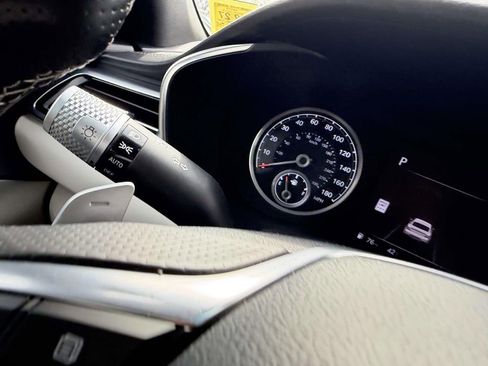 Certified 2025 Genesis G70 2.5T image 31