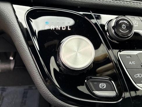 New 2026 Chrysler Pacifica Select image 25