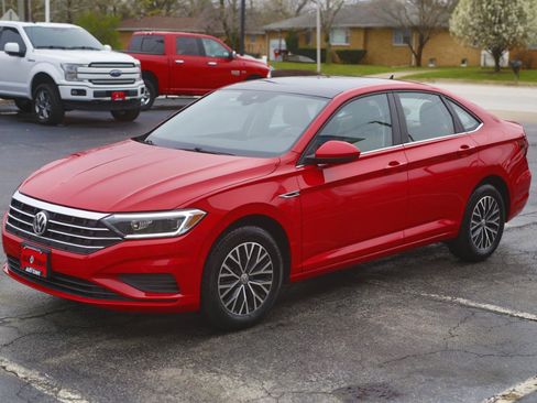 Used 2019 Volkswagen Jetta SEL w/ Cold Weather Package image 3
