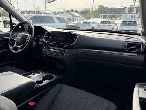 Used 2025 Honda Ridgeline Sport image 23
