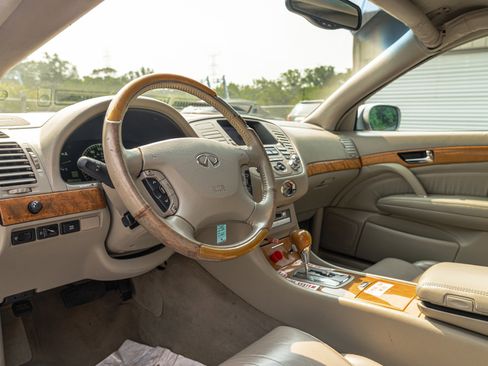 Used 2002 INFINITI Q45 image 8