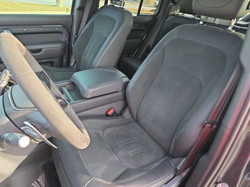 Used 2023 Land Rover Defender 110 V8 image 15