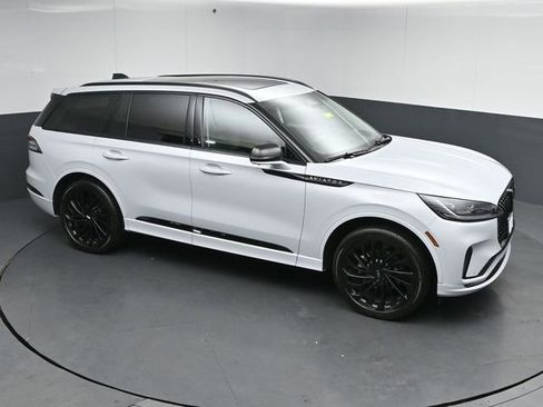Certified 2025 Lincoln Aviator Reserve w/ Equipment Group 201A AWD/4WD image 43