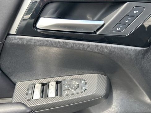 Used 2025 Mitsubishi Outlander 4WD Plug-In Hybrid image 34