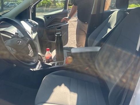 Used 2019 Ford Escape S FWD image 4