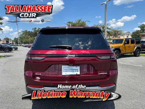Used 2024 Jeep Grand Cherokee Laredo X w/ Trailer Tow Package AWD/4WD image 4